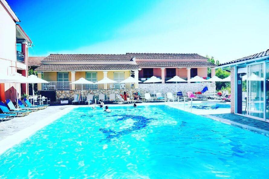 Nikoleta'S Corfu Apartments Gouvia Ngoại thất bức ảnh